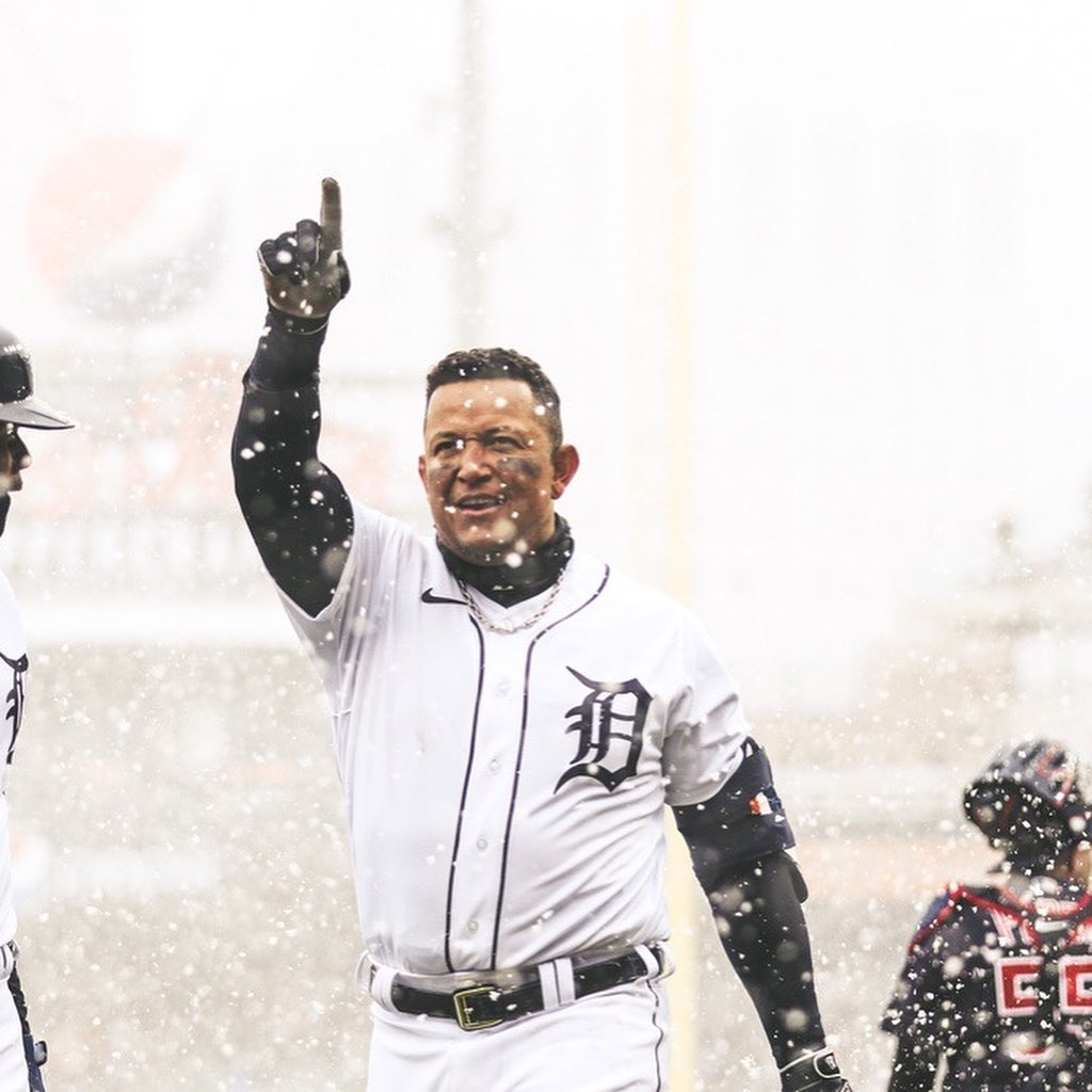 Miguel Cabrera conectó el primer jonrón de la temporada y los Tigres ganaron