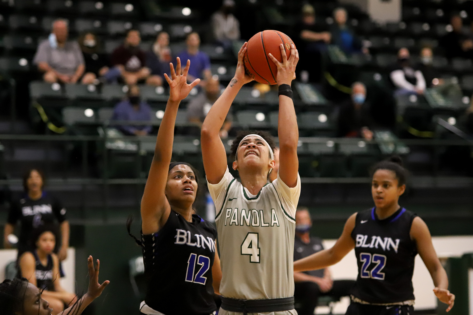 Betancourt y Panola avanzan a semifinales del Region XIV Basketball Tournament